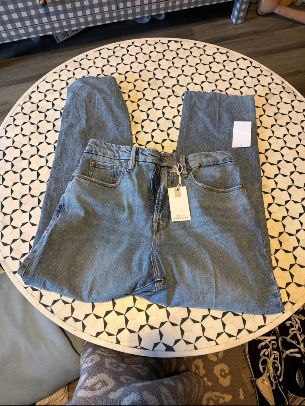 Good American High-Rise Straight Leg Jeans in Medium Blue